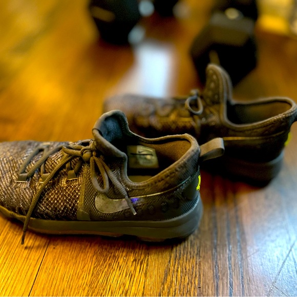 Gray Nike Size 7Y - Picture 1 of 3